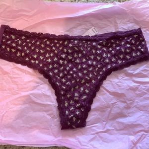 *3 for $25* Victoria’s Secret no show lace thong panty size M